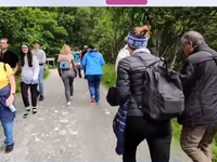 Έλληνες άφησαν τα μαγιό κι επέλεξαν τη δ...