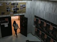 Η φοιτήτρια με τους γονείς της στο κέντρ...