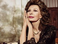 Η 86χρονη ιταλίδα ντίβα Σοφία Λόρεν έρχε...