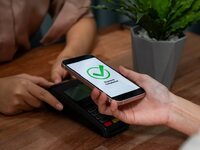 POS, IRIS και myDATA μείωσαν τη φοροδιαφ...