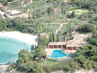 Πούλησε τη βίλα στο Πόρτο Χέλι ο τέως βα...