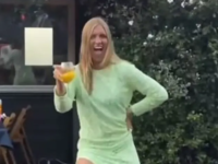 Σάνα Μαρίν: Φινλανδές τη στηρίζουν ποστά...