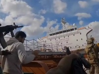 Καρέ καρέ η επιχείρηση σύλληψης του πλοι...