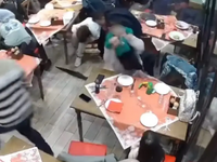 Αλεξανδρούπολη: Η στιγμή που ανεμοστρόβι...