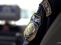 Πάτρα: Πάρκαρε πάνω στο πεζοδρόμιο και δ...