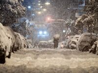 Κακοκαιρία Ελπίδα: Δύσκολη νύχτα στην Ατ...