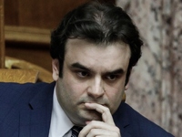 «Καμπανάκι» από τον Πιερρακάκη για να μη...