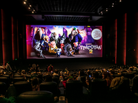 ΔΕΙΤΕ ΦΩΤΟ από την πρεμιέρα της παιδικής...