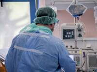 Μία ανάσα από τις 4.000 τα κρούσματα - Έ...