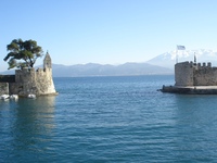 Έκλεβαν κομμωτήρια στη Ναύπακτο