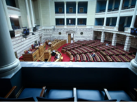 Διαφοροποίηση Καραμανλή: Κάθαρση με άπλε...