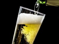 Αλκοόλ: Ακόμα και η περιορισμένη κατανάλ...