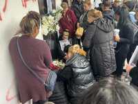 Πάτρα: Με λουλούδια και φωτογραφίες του ...