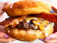 Διατροφή: Γιατί μας αρέσουν τα φαγητά πο...