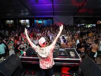 Ξέφρενο πάρτι στο Δρέπανο