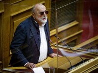 Κουρουμπλής: Δεν παίρνει πίσω τον χαρακτ...