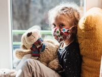 Κορωνοϊός: Η προηγούμενη νόσηση δεν προσ...