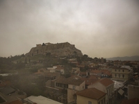 Καιρός: Θερμή «εισβολή» με αφρικανική σκ...