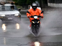 Επιδείνωση του καιρού σήμερα με βροχές, ...