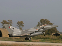 ΗΝΙΟΧΟΣ- Ανδραβίδα: 90 μαχητικά και ελικ...