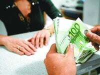 Ποιοι κινδυνεύουν να πληρώσουν έξτρα φόρ...