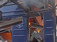 Ουκρανία: Ρωσική επίθεση σε επιβατικό τρ...