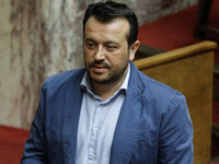 Κορωνοϊός: Θετικός ο Νίκος Παππάς, με ήπ...