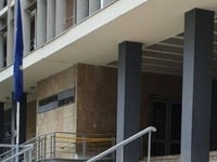 Θεσσαλονίκη: Ελεύθεροι με περιοριστικούς...