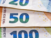 ΕΦΚΑ: Ποιοι θα πληρωθούν νωρίτερα τις συ...