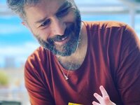 Αλέξανδρος Μπουρδούμης: Στην παραλία με ...