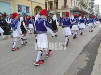 Πάτρα: Με συννεφιά η παρέλαση της 25ης Μ...