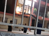 Κάνοντας όνειρα στο προαύλιο του 2ου Γυμ...