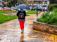  Δεκαήμερο με κύματα βροχοπτώσεων, από τ...