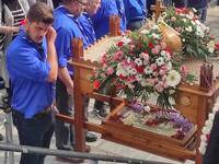 Πάτρα: Με ευλάβεια η Περιφορά του Επιταφ...