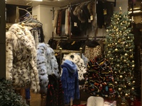 Εορταστικό ωράριο: Ανοικτά καταστήματα τ...