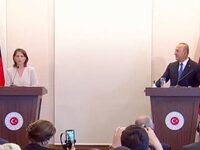 Ο Τσαβούσογλου κάνει επίθεση στη Γερμανί...