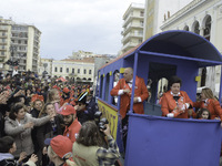 Πατρινό Καρναβάλι 2025: Σοκολατοπόλεμος ...