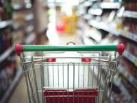 Έρευνα: Λιγότερα και φθηνότερα ψωνίζουν ...