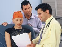 Τα 17 ύποπτα συμπτώματα καρκίνου που αρχ...