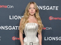 Σίντνεϊ Σουίνι: Εντυπωσιακή εμφάνιση με ...