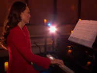 Η Κέιτ Μίντλετον παίζει πιάνο για τα θύμ...