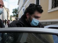 Τι λέει η σύζυγος του ιερέα για τον βιασ...