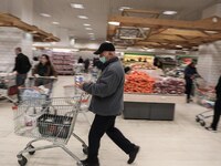 Νέο ωράριο στα σούπερ μάρκετ - Θα κλείνο...