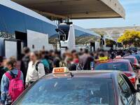 Πάτρα: Όπου φύγει, φύγει- Κοσμοσυρροή στ...