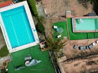 Ισπανία: Πισίνες μένουν άδειες εν μέσω ξ...