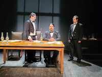 Η παράσταση "Για την Τιμή και το Χρ...