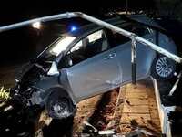 Αιγιάλεια: Καρφώθηκε στα προστατευτικά κ...