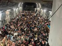 Αφγανιστάν: Απίστευτη εικόνα με 600 πρόσ...