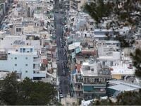 «Εξοικονομώ - Επιχειρώ»: Παράταση για το...