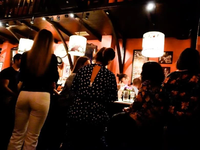 Χαλαρώνουν από σήμερα τα μέτρα για τον κ...